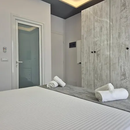 Roxhest 公寓式酒店 Sarandë