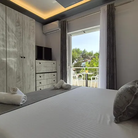 Roxhest 3* Sarandë