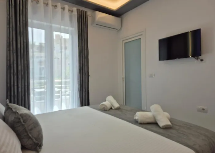 Roxhest アパートホテル Sarandë