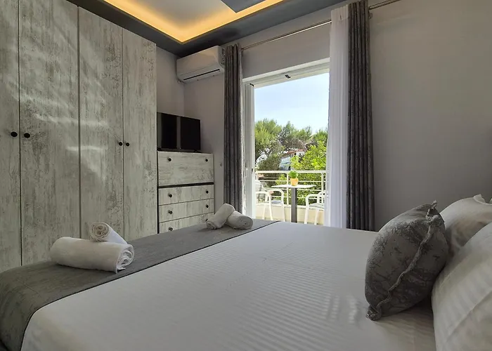 Roxhest 3* Sarandë