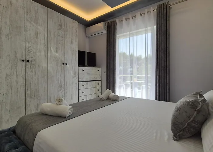 Roxhest アパートホテル 3*