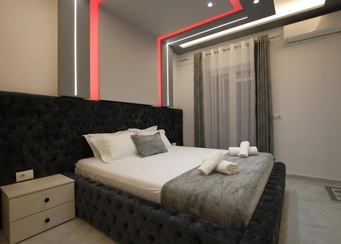 アパートホテル Roxhest Sarandë