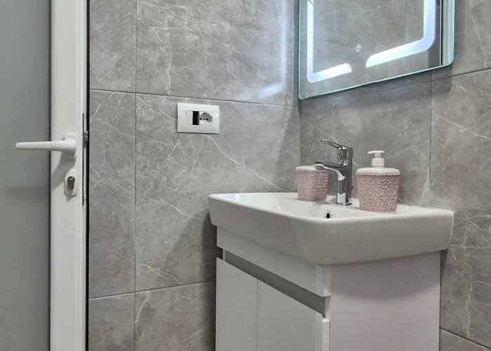 Roxhest アパートホテル