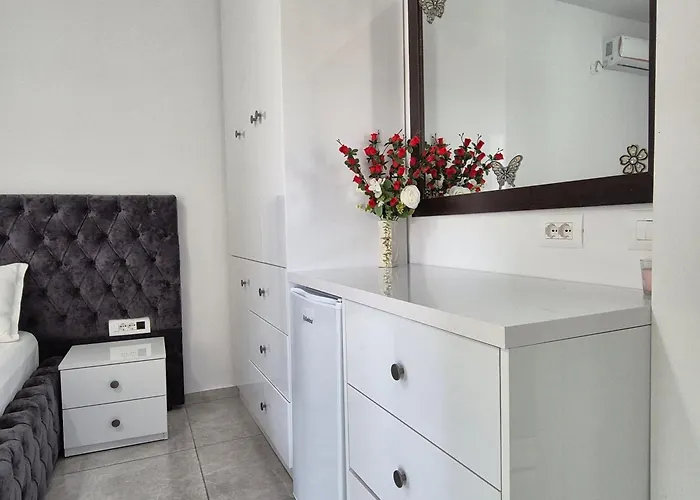 Roxhest アパートホテル 3*