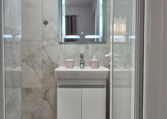 Roxhest アパートホテル 3*