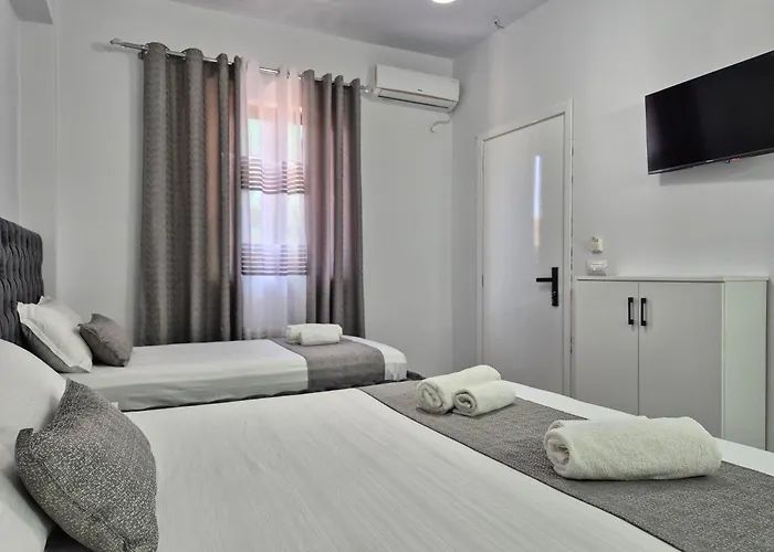 Roxhest アパートホテル Sarandë