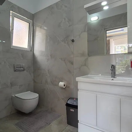 Ξενοδοχείο με διαμερίσματα Roxhest Σαράντα