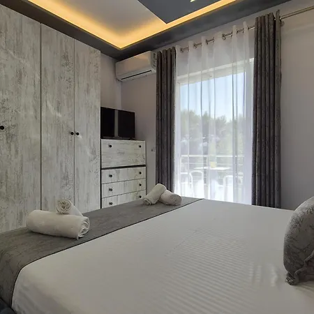 Roxhest Ξενοδοχείο με διαμερίσματα 3*