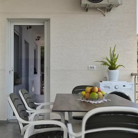 Roxhest 3* Sarandë