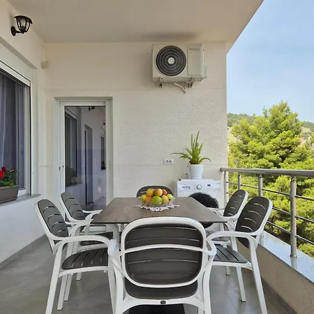 Ξενοδοχείο με διαμερίσματα Roxhest 3*